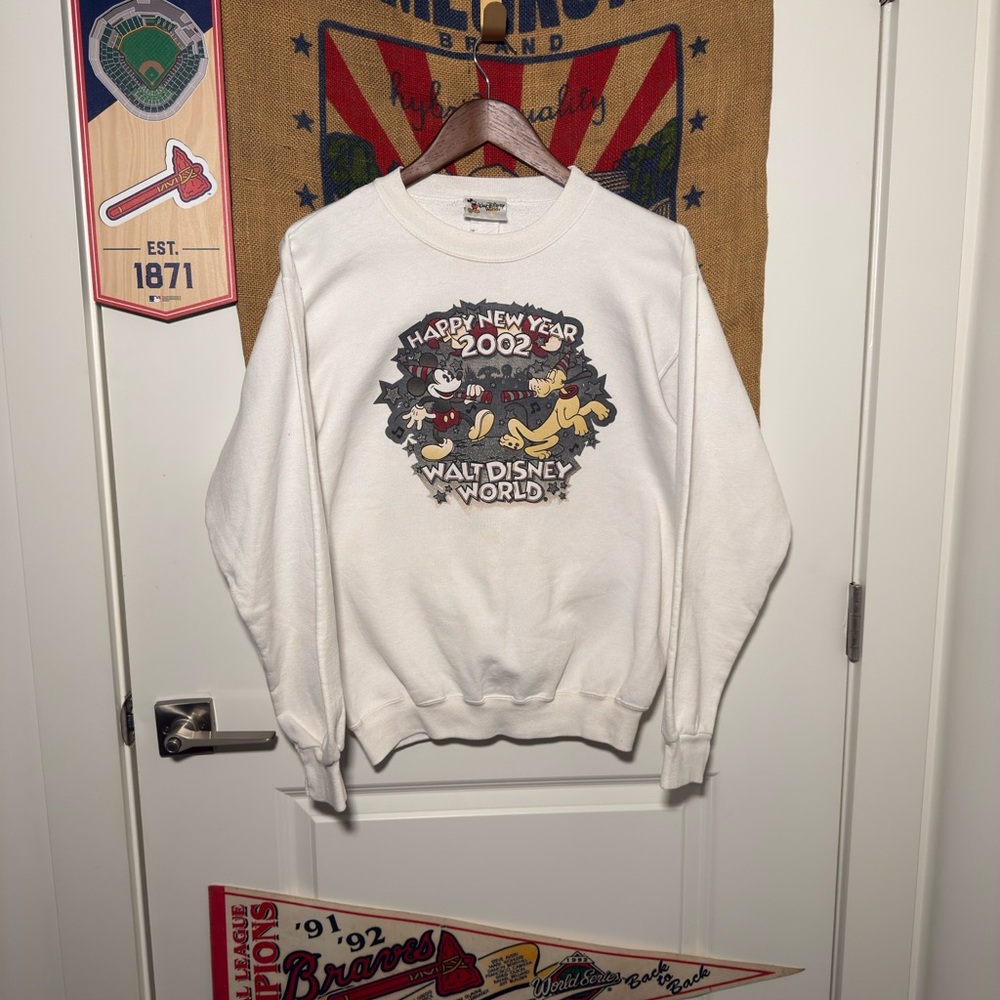 Y2K 2002 Walt Disney World White New Year Mickey Mouse and Pluto Sweater (M)